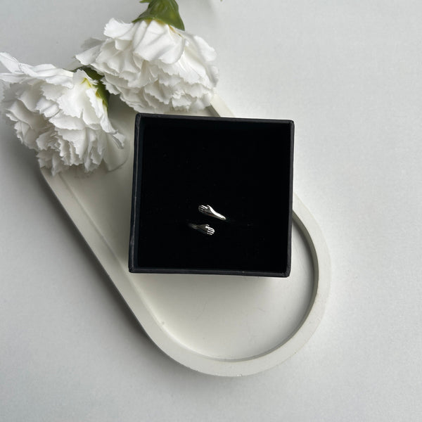 HUG RING - 18K GOLD PLATED